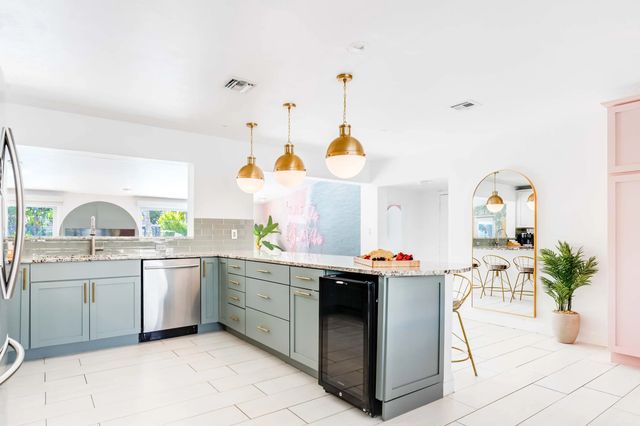 5 of 41 - 3057 Ne 16th Avenue, Oakland Park, FL