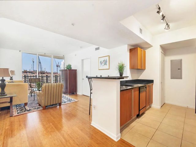 3 of 28 - 1551 N Flagler Drive #903, West Palm Beach, FL