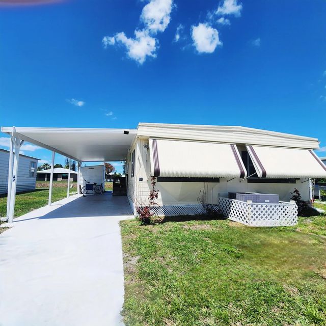 2 of 55 - 42 Se Spanish Way, Port St. Lucie, FL