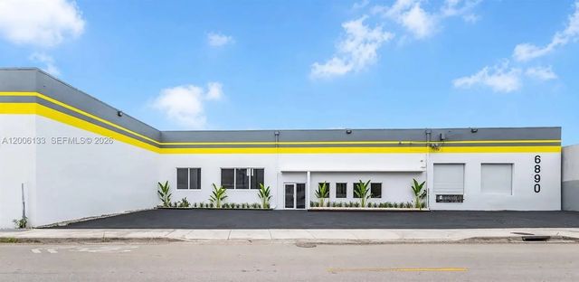6800 Ne 4th Court, Miami
