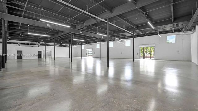 4 of 8 - 6800 Ne 4th Court, Miami, FL