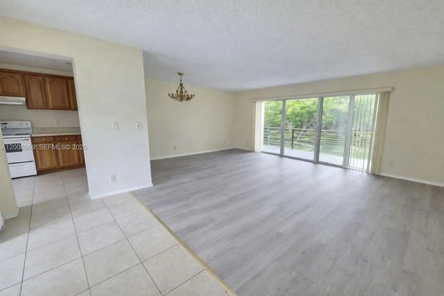 4 of 19 - 1000 Ne 14th Avenue #210, Hallandale Beach, FL