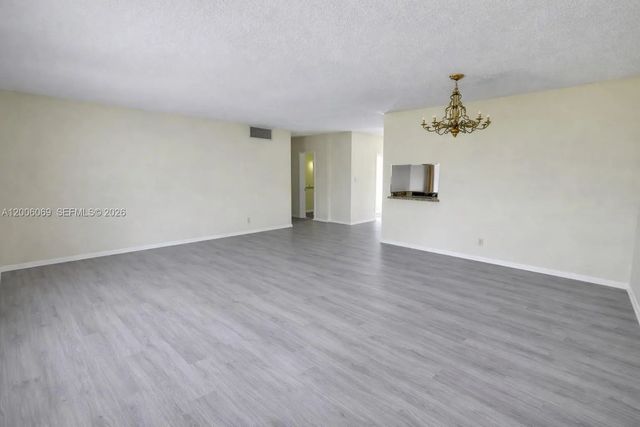 5 of 19 - 1000 Ne 14th Avenue #210, Hallandale Beach, FL