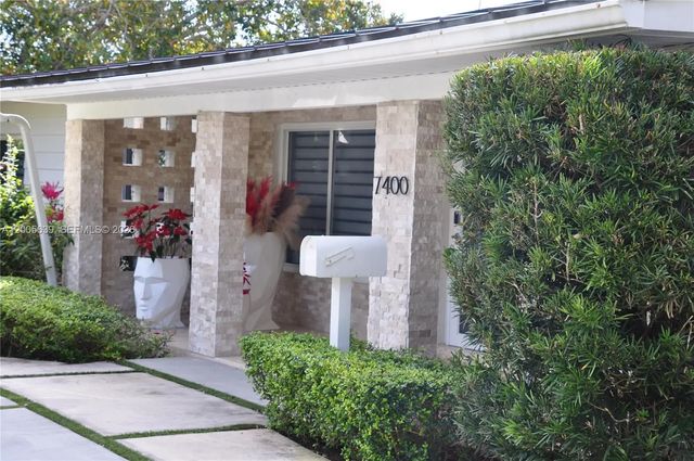 2 of 33 - 7400 Sw 116th Street, Pinecrest, FL