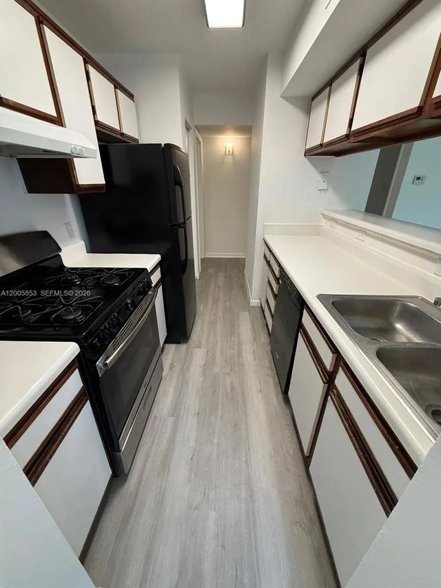 5 of 18 - 15285 Sw 107th Lane #214, Miami, FL