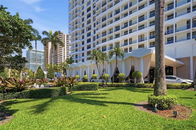 4 of 52 - 9801 Collins Avenue #14d, Bal Harbour, FL