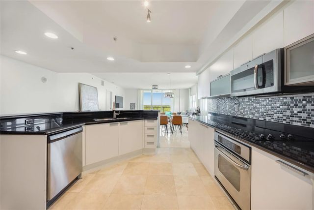 5 of 31 - 14951 Royal Oaks Lane #1109, North Miami, FL