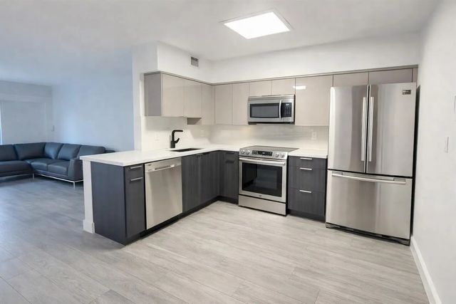 3220 Bayview Drive #211, Fort Lauderdale