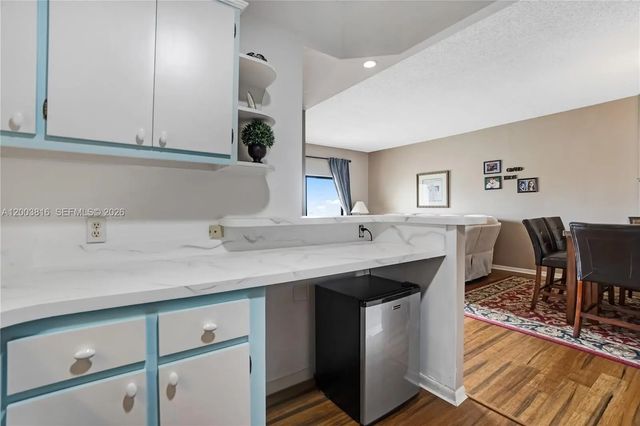 4 of 35 - 4330 Hillcrest Drive #1017, Hollywood, FL