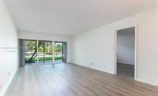 3 of 13 - 100 Lakeview Drive #112, Weston, FL