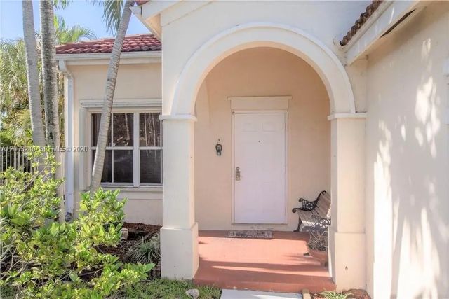 2 of 34 - 777 Tanglewood Circle, Weston, FL