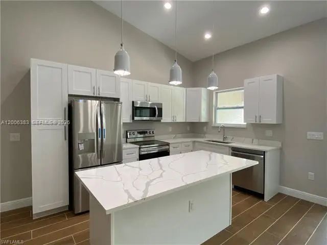 117-119 Meadow, Lehigh Acres