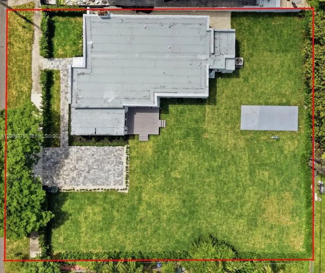 3 of 34 - 5735 Sw 12th Street, West Miami, FL