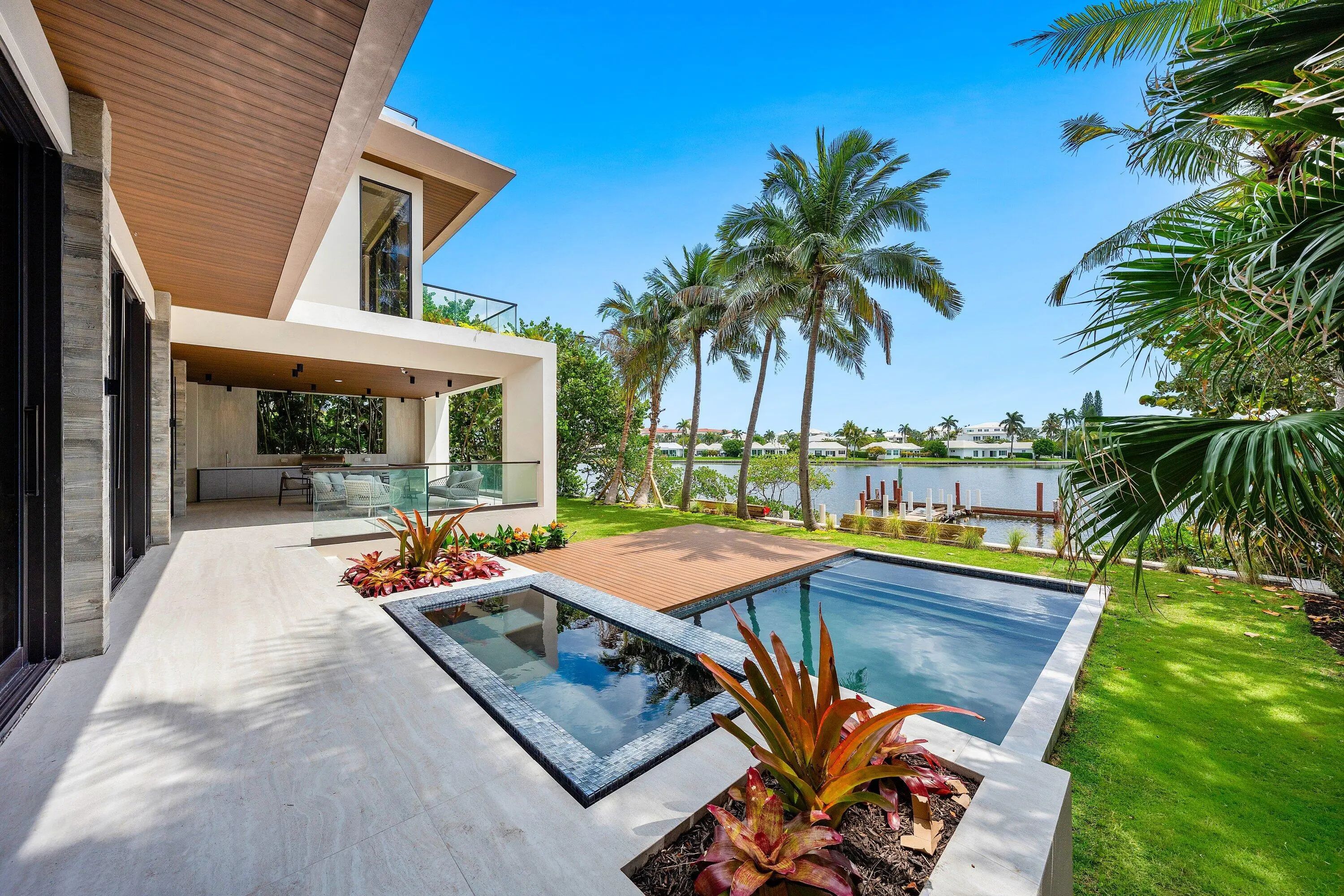 5 Barefoot Lane, Lantana, FL, 33462