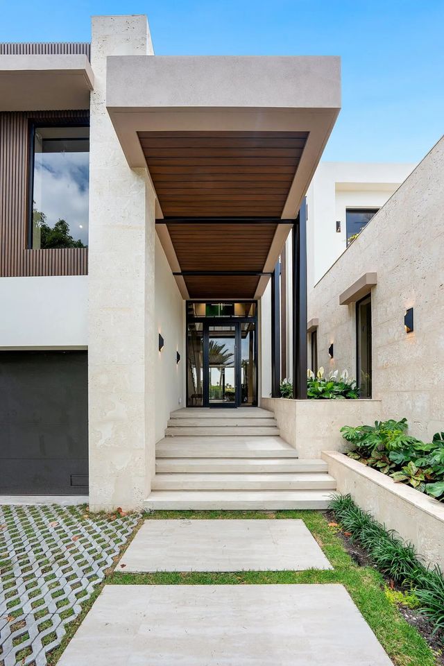 5 of 38 - 5 Barefoot Lane, Lantana, FL