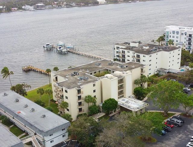 4 of 22 - 1202 S Lake Drive #502, Lantana, FL