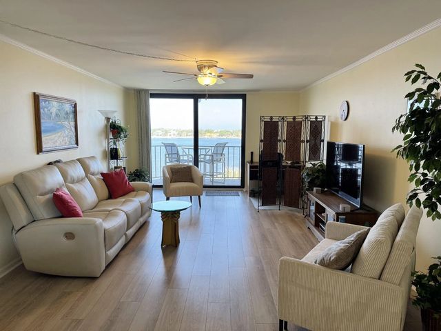 5 of 22 - 1202 S Lake Drive #502, Lantana, FL
