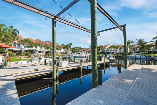 5 of 77 - 2359 Treasure Isle Drive #34, Palm Beach Gardens, FL