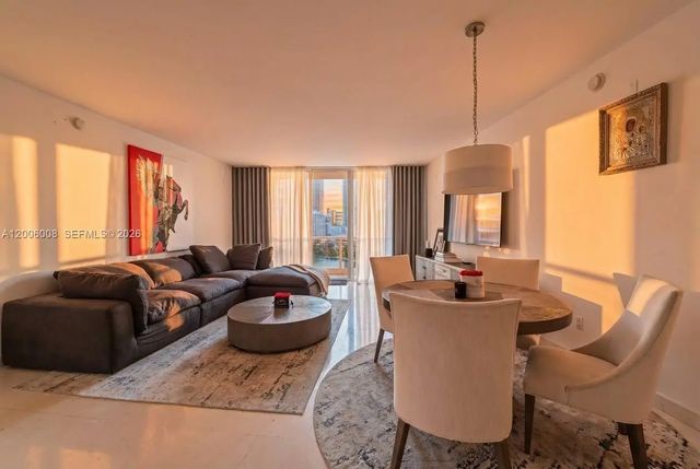 3 of 33 - 901 Brickell Key Boulevard #1009, Miami, FL