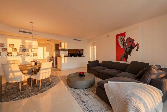 4 of 33 - 901 Brickell Key Boulevard #1009, Miami, FL