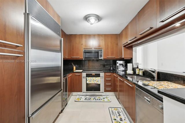 5 of 33 - 901 Brickell Key Boulevard #1009, Miami, FL