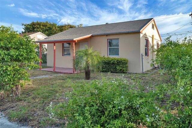 2 of 46 - 562 W 4th Street, Riviera Beach, FL