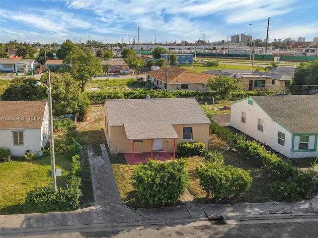 4 of 46 - 562 W 4th Street, Riviera Beach, FL