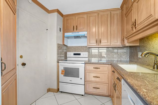 4 of 42 - 111 N Pompano Beach Boulevard #1609, Pompano Beach, FL