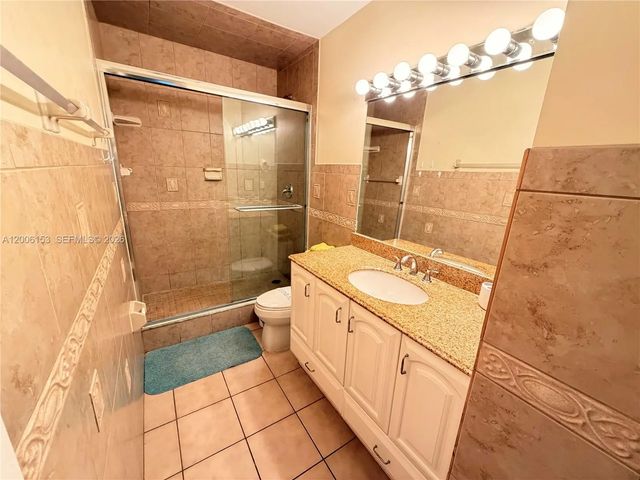 4 of 12 - 1520 Mckinley Street #210e, Hollywood, FL