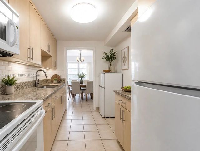 3 of 12 - 4174 Inverrary Drive #202, Lauderhill, FL