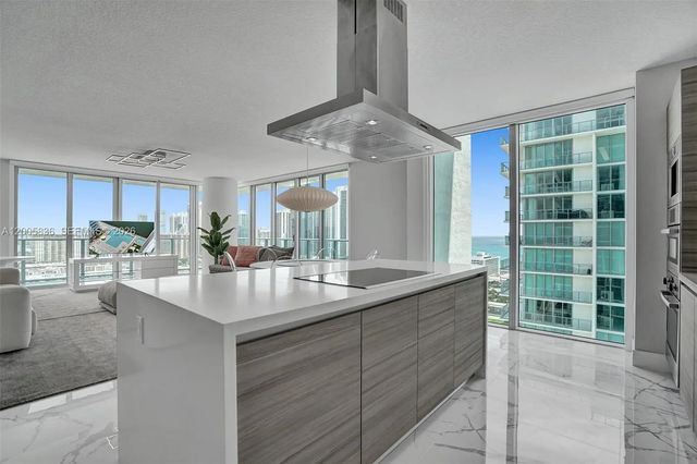 2 of 30 - 330 Sunny Isles Boulevard #5-2207, Sunny Isles Beach, FL