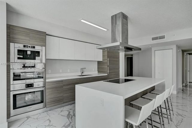 4 of 30 - 330 Sunny Isles Boulevard #5-2207, Sunny Isles Beach, FL