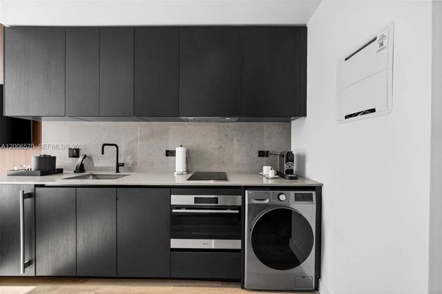 5 of 19 - 20 Ne 11th Street #4012a, Miami, FL