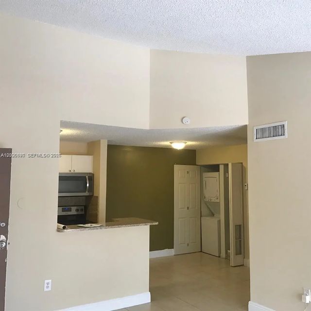 3 of 5 - 7200 Nw 179th Street #302, Hialeah, FL
