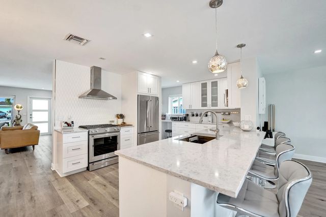 2 of 41 - 381 Se 3rd Street, Pompano Beach, FL