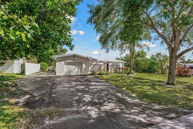 3 of 40 - 421 Sw 18th Street, Pompano Beach, FL
