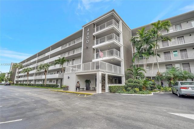 4800 Hillcrest Lane #207, Hollywood
