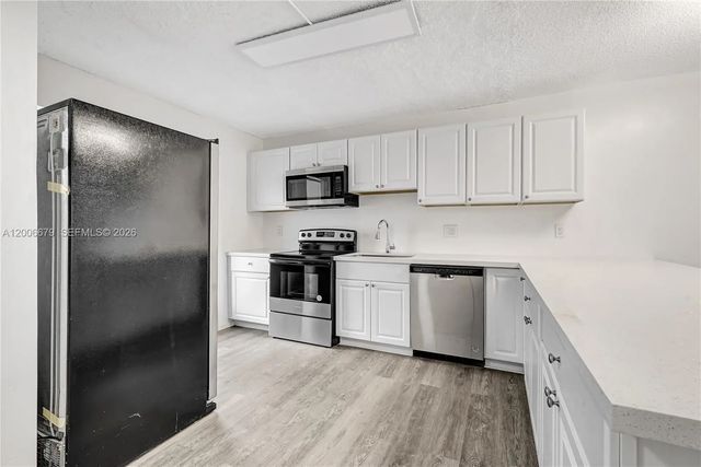 2 of 36 - 4800 Hillcrest Lane #207, Hollywood, FL