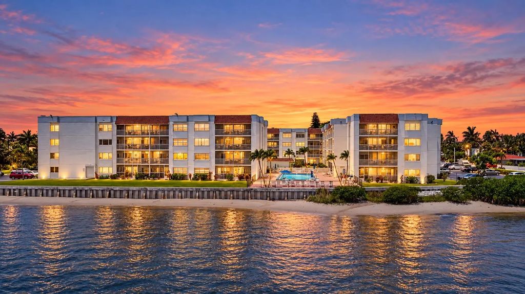 1502 S Lakeside Drive #214, Lake Worth Beach
