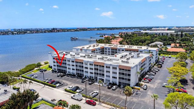 3 of 56 - 1502 S Lakeside Drive #214, Lake Worth Beach, FL