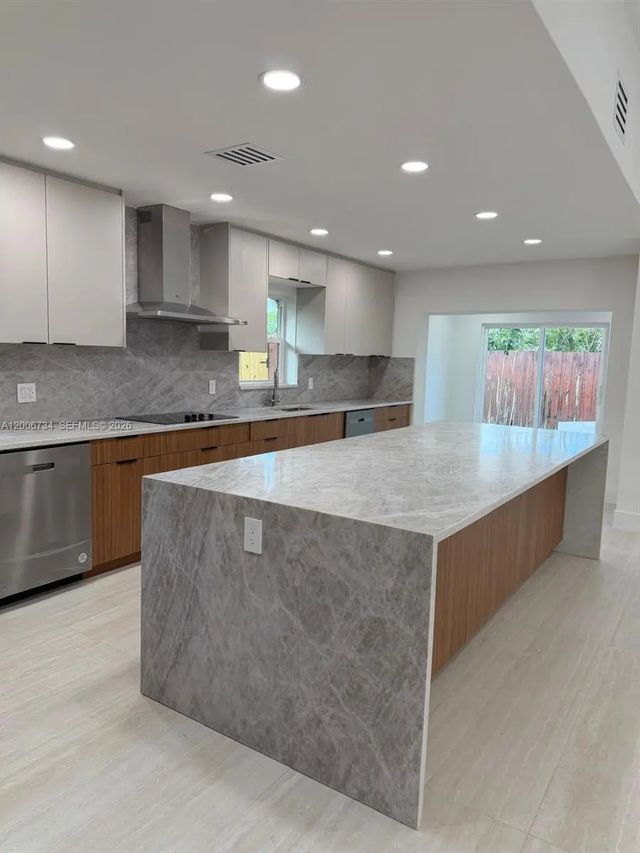 3 of 28 - 7917 Chula Vista Crescent, Boca Raton, FL