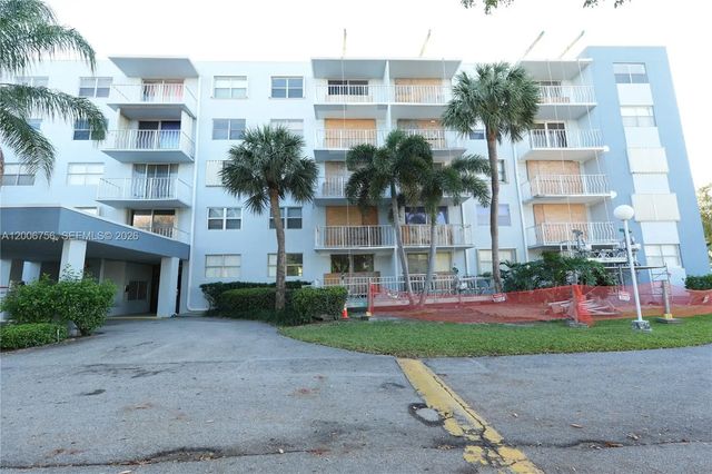 3 of 27 - 500 Executive Center Drive #1j, West Palm Beach, FL