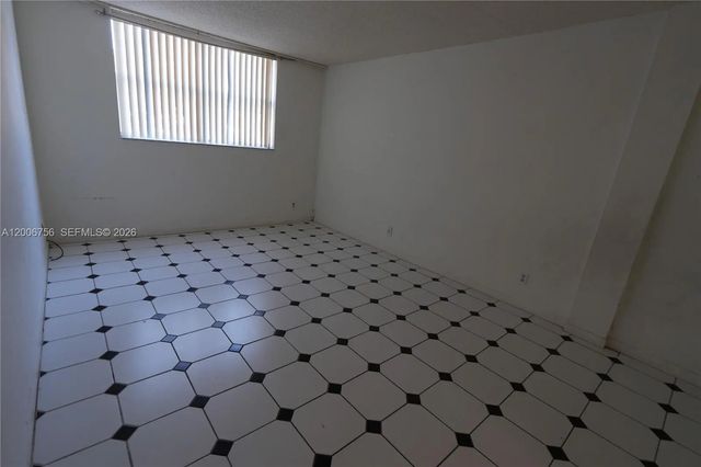 5 of 27 - 500 Executive Center Drive #1j, West Palm Beach, FL