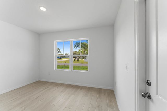 4 of 33 - 841 Nw Archer Avenue, Port St. Lucie, FL