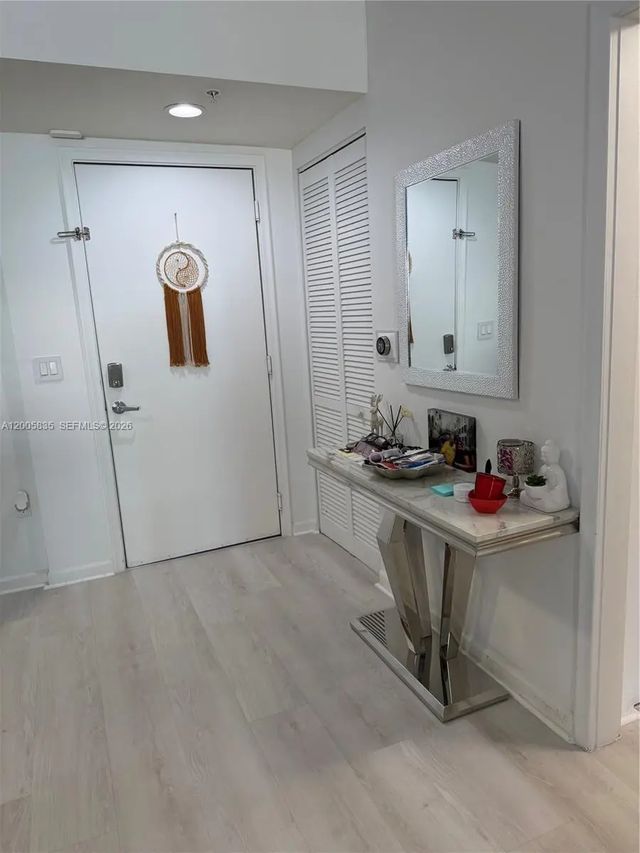 5 of 30 - 18800 Ne 29th Avenue #419, Aventura, FL