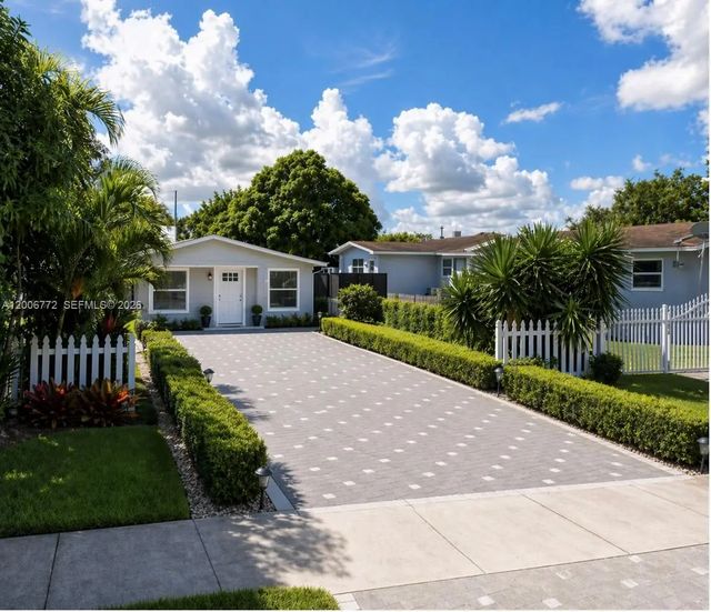 28 Ne 185th Terrace, Miami Gardens