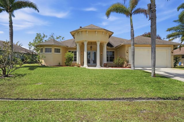 2 of 49 - 2199 Se Heathwood Circle, Port St. Lucie, FL