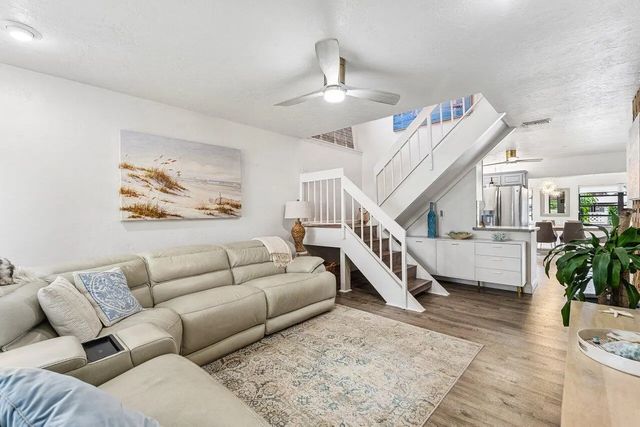 3 of 74 - 2101 N Palm Circle, North Palm Beach, FL