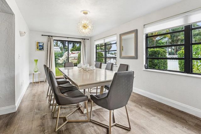 4 of 74 - 2101 N Palm Circle, North Palm Beach, FL
