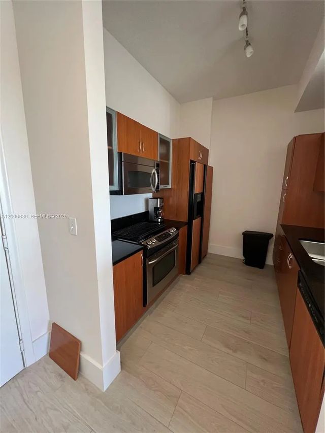 2 of 20 - 18800 Ne 29th Avenue #ph25, Aventura, FL